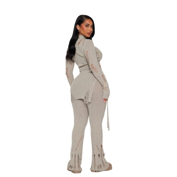 Fashion Nova Influential 3 Piece Sweatsuit - Picture 4 of 6